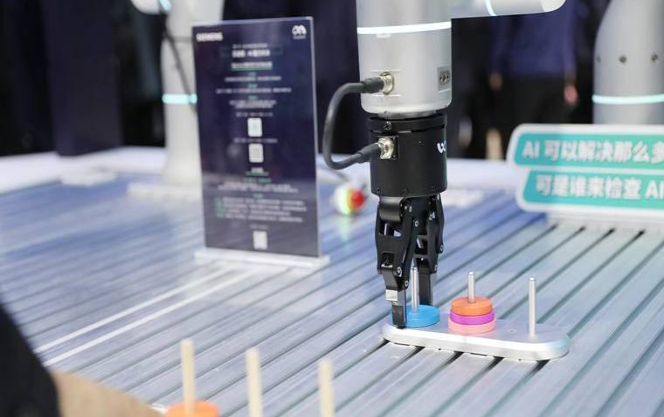 “AI脑力对决”吸引观众互动